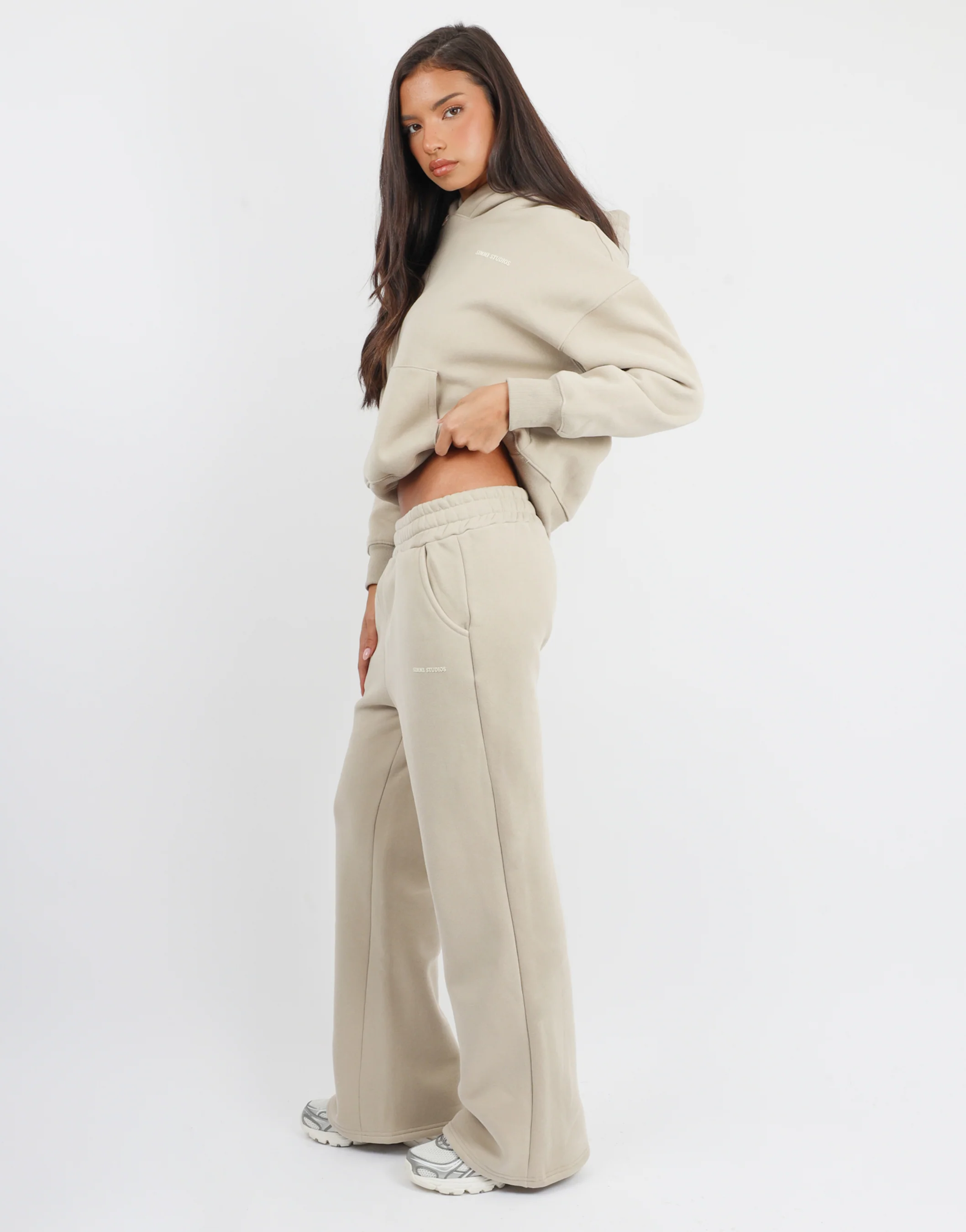 Colby Simmi Studios Essentials Flared Joggers in Cashew